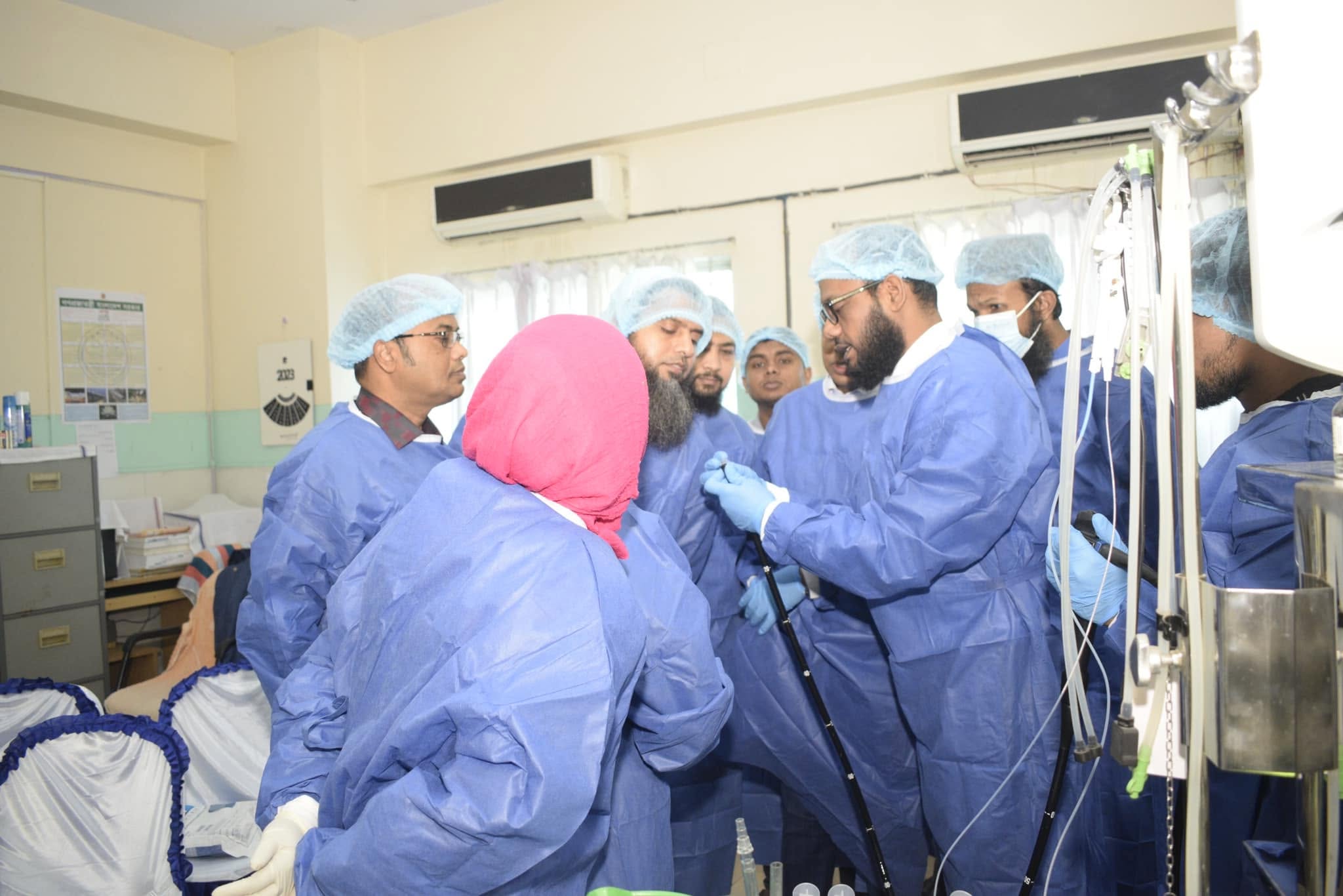 হ্যান্ডস-অন EMR ট্রেনিং পরিচালনার দৃশ্য